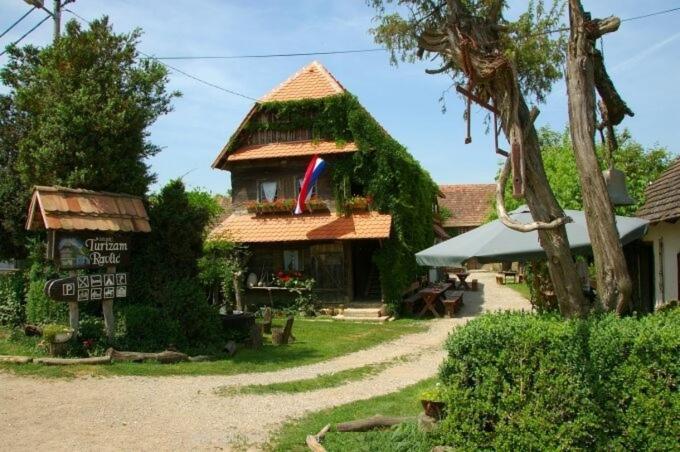 Maison d'hôtes Rural Tourism Family Ravlic à Muzilovcica Extérieur photo